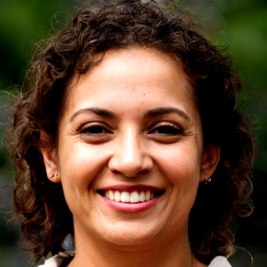 Teilnehmerin des Finanzanalyseprogramms